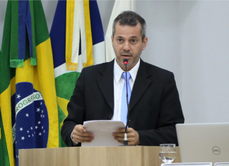 Vereador Dilmair homenageia atletas sinopenses medalhistas em campeonatos de jiu-jitsu