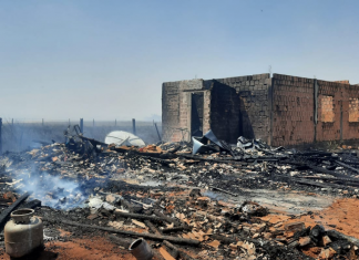 ATUALIZAÇÃO: Incêndio no Jardim Califórnia destrói casa e atinge área de palhada de milho