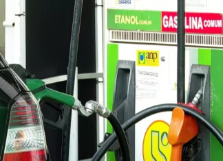 Aumento de etanol na gasolina divide opiniões sobre impacto em carros