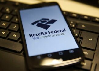 Receita paga nesta segunda último lote de restituição do IR 2026