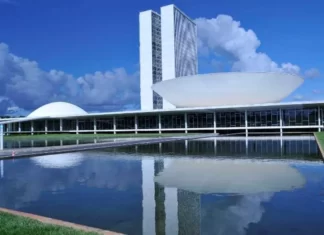Crimes contra advogadas terão penas maiores, aprova Câmara