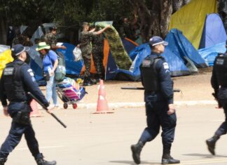 Moraes converte em preventiva 140 prisões por atos golpistas