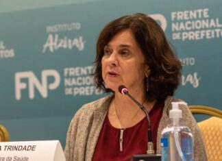 “É hora de intensificar a vacinação”, diz ministra sobre covid-19