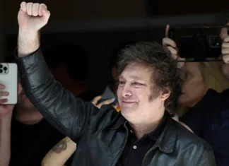 Ultradireitista Javier Milei vence as eleições argentinas