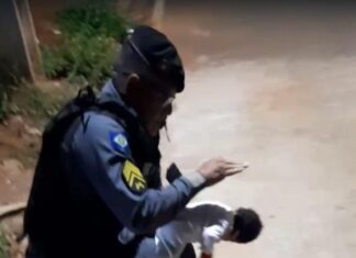 PM salva vida de recém-nascida que se engasgou durante amamentação