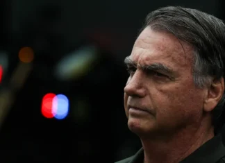 Bolsonaro é preso preventivamente em Brasília por risco de fuga