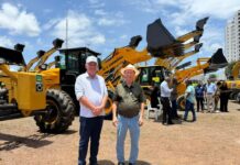 Maquinários do Promaq vão fortalecer a agricultura familiar, afirma Dorner