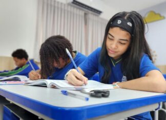 Escolas estaduais abertas nas férias garantem matrículas para 2026