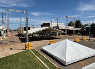 Começa montagem do palco do Réveillon em Vera