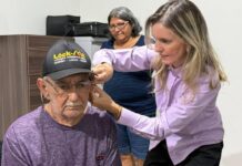 Programa Vera Sem Fila entrega 22 aparelhos auditivos