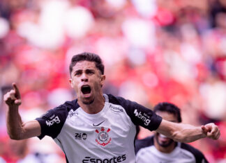Corinthians vence Flamengo e é bicampeão da Supercopa Rei