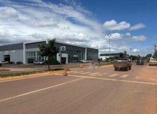 Cruzamentos na Avenida Alexandre Ferronato começam a ser fechados