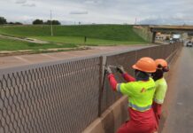 Vandalismo nas barreiras ameaça a segurança sob passarelas na BR-163