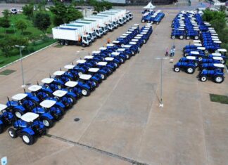 Governo faz entrega de máquinas para agricultura familiar de 99 municípios