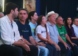 Prefeito Roberto Dorner recebe autoridades regionais e nacionais na Norte Show