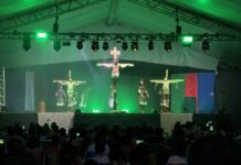 Paixão de Cristo reúne 5 mil pessoas no Estádio Gigante do Norte em Sinop