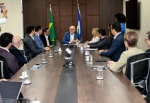 Governo de MT, MP e AMM firmam parceria para utilização de máquinas apreendidas em desmatamentos ilegais