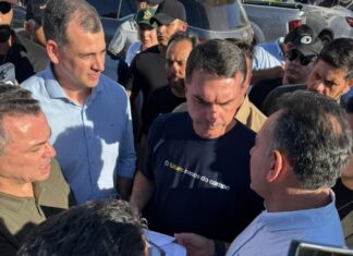 Poder Público e entidades entregam a Senador documento que solicita criação de universidade federal em Sinop