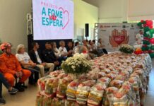 A Fome Não Espera entrega 250 cestas básicas para famílias atendidas pelos CRAS