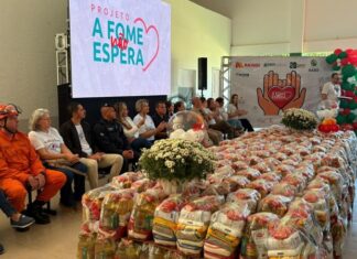 A Fome Não Espera entrega 250 cestas básicas para famílias atendidas pelos CRAS
