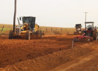 Obra na estrada Selene em Sinop avança com execução de base e subleito