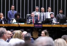 Aprovada em dois turnos fim da escala 6×1 com jornada máxima de 40 horas semanais