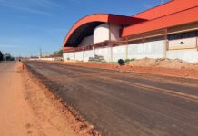 Avança obra de duplicação e asfaltamento da Rua Alberto Baranjak