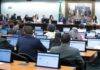 Deputados votam redução da maioridade penal em comissão