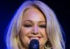 Morre Bonnie Tyler, cantora de “Total Eclipse of the Heart”, aos 75 anos