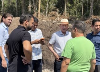 Prefeito e vereadores vistoriam o andamento das obras da Avenida André Maggi