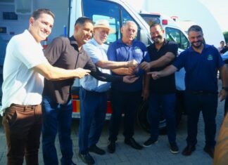 Dorner entrega ambulâncias e equipamentos para reforçar atendimento na Saúde