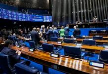 Aziz articula rito especial para levar PEC da escala 6×1 ao plenário